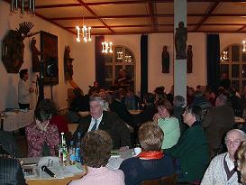 Die Gala war ein voller Erfolg - im Vordergrund Haushr Pf Weidinger mit Frau (Foto Falberg)